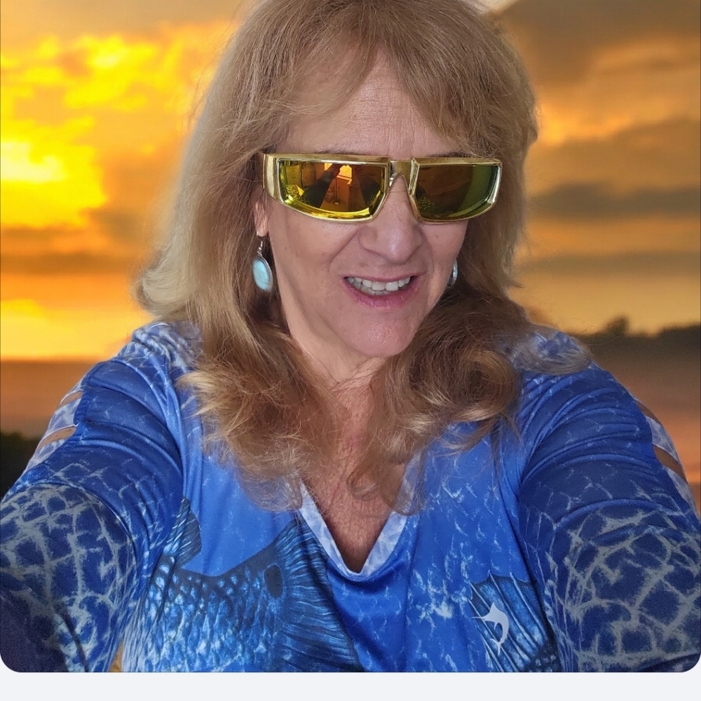Gold Sunglasses Rainbow Color Lenses Depending On Background NWOT